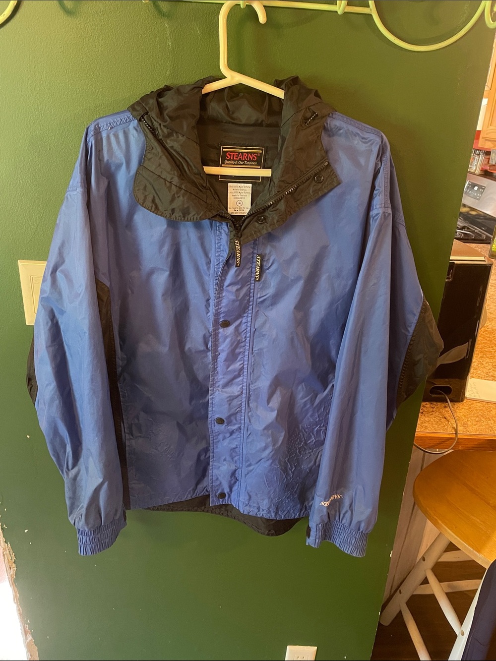 Stearns Men's Blue and Black Hooded Rain/Windbreaker Jacket Size Medium